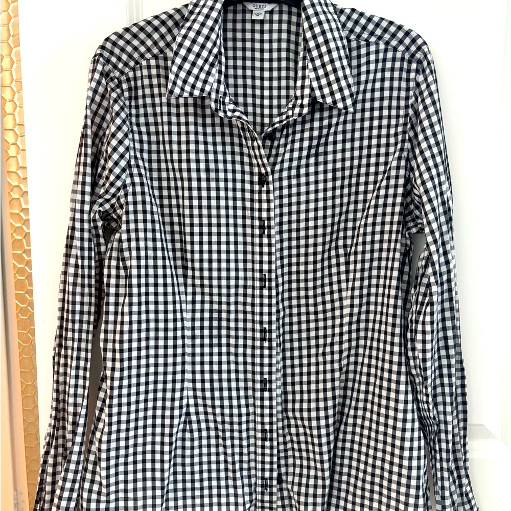 Guess Black and White Casual Button Down Shirt( like new condition)
